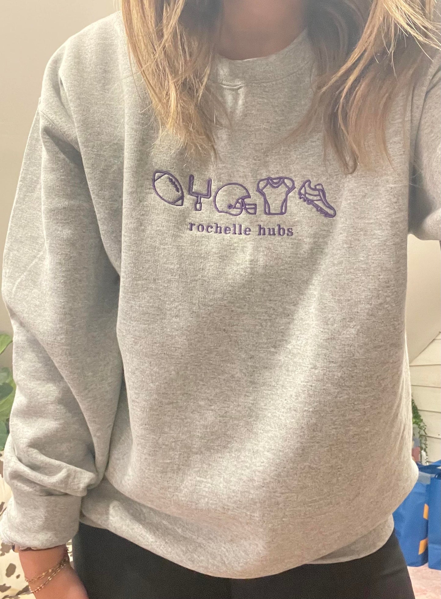 Rochelle Hubs Embroidered Crew